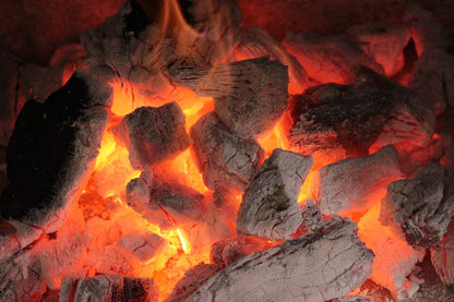 Restaurant-Grade Natural Lumpwood Charcoal – 12kg Bag – product image 3