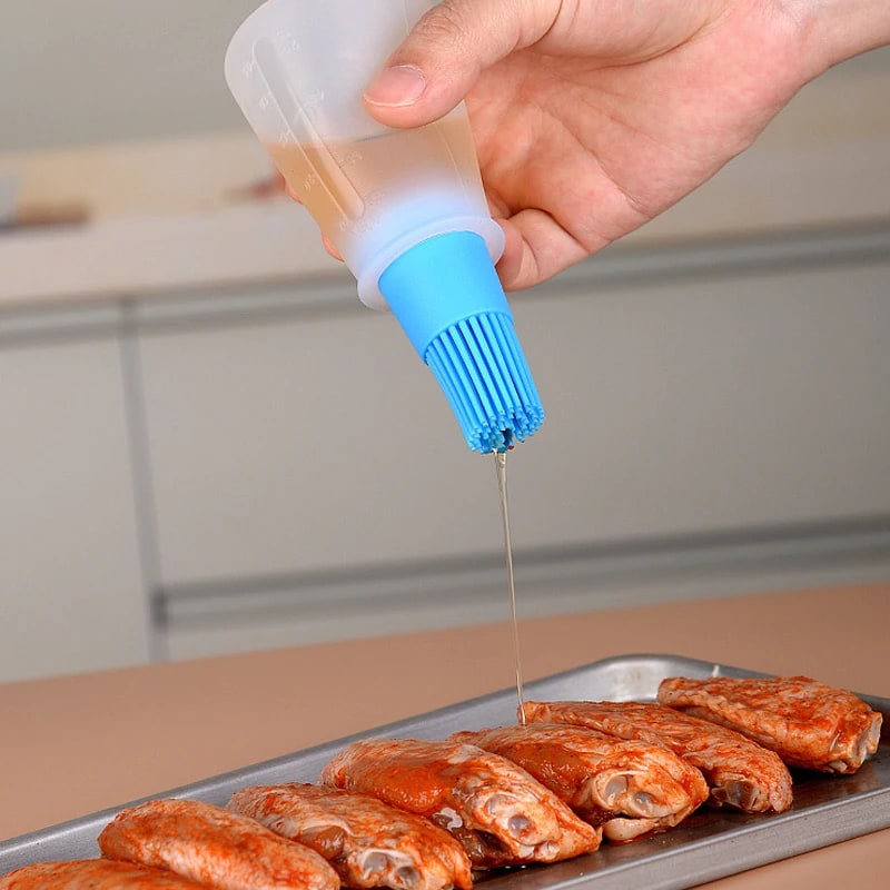 Silicone BBQ Basting Brush with Oil Bottle, 12 x 5cm, Blue, Green, Pink or Red