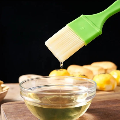 Basting Brush, Plastic Handle, 22cm, 2.5cm to 9.5cm Brush Widths