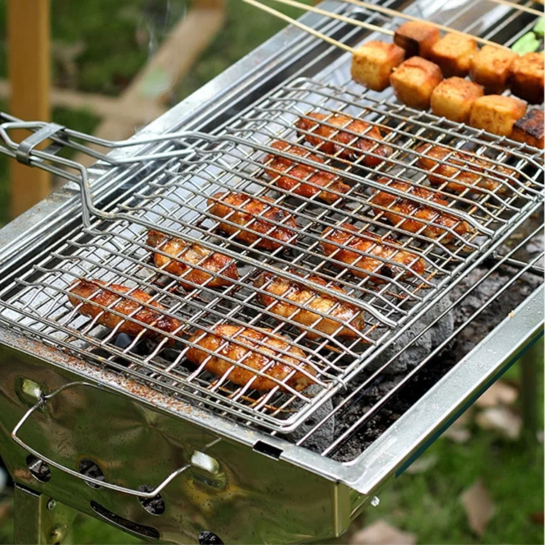 Stainless Steel Barbecue Grill Basket with Wooden Handle, 33 x 20.5cm