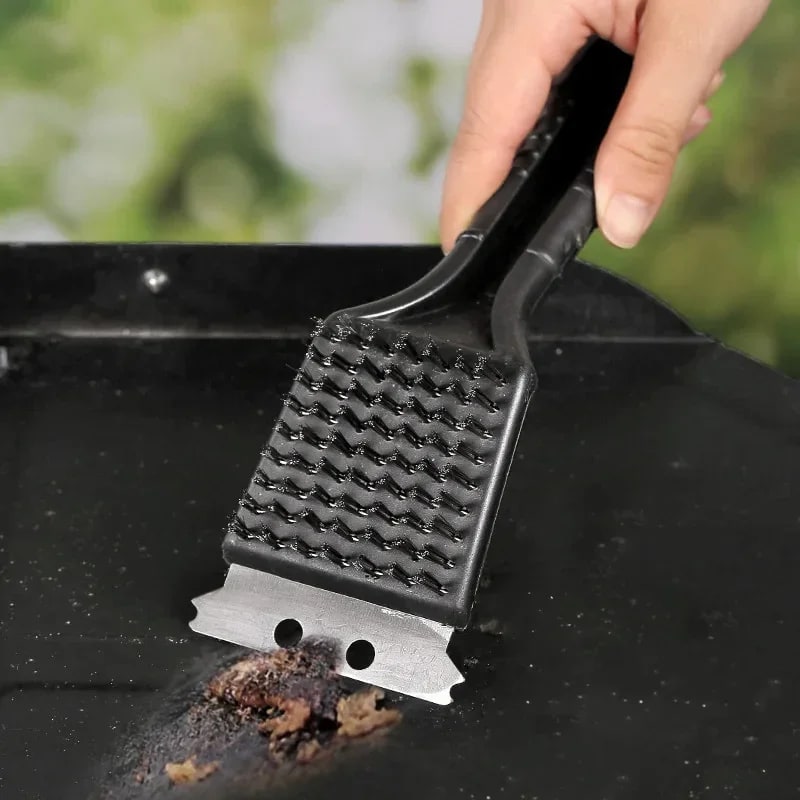 BBQ Grill Cleaning Brush with Steel Bristles, Plastic Handle and Scraper, 20 x 7.1cm