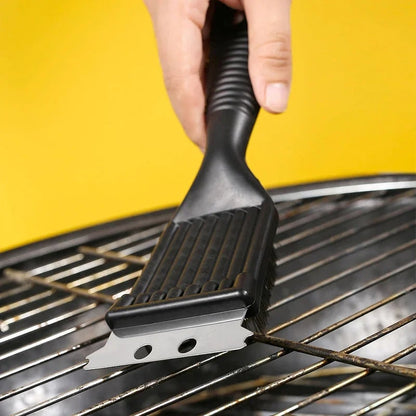 BBQ Grill Cleaning Brush with Steel Bristles, Plastic Handle and Scraper, 20 x 7.1cm