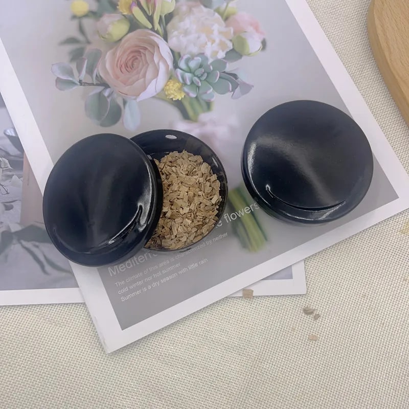 Round BBQ Smoker Box with Lid for Charcoal and Propane Gas Grills, Black, 7.3cm